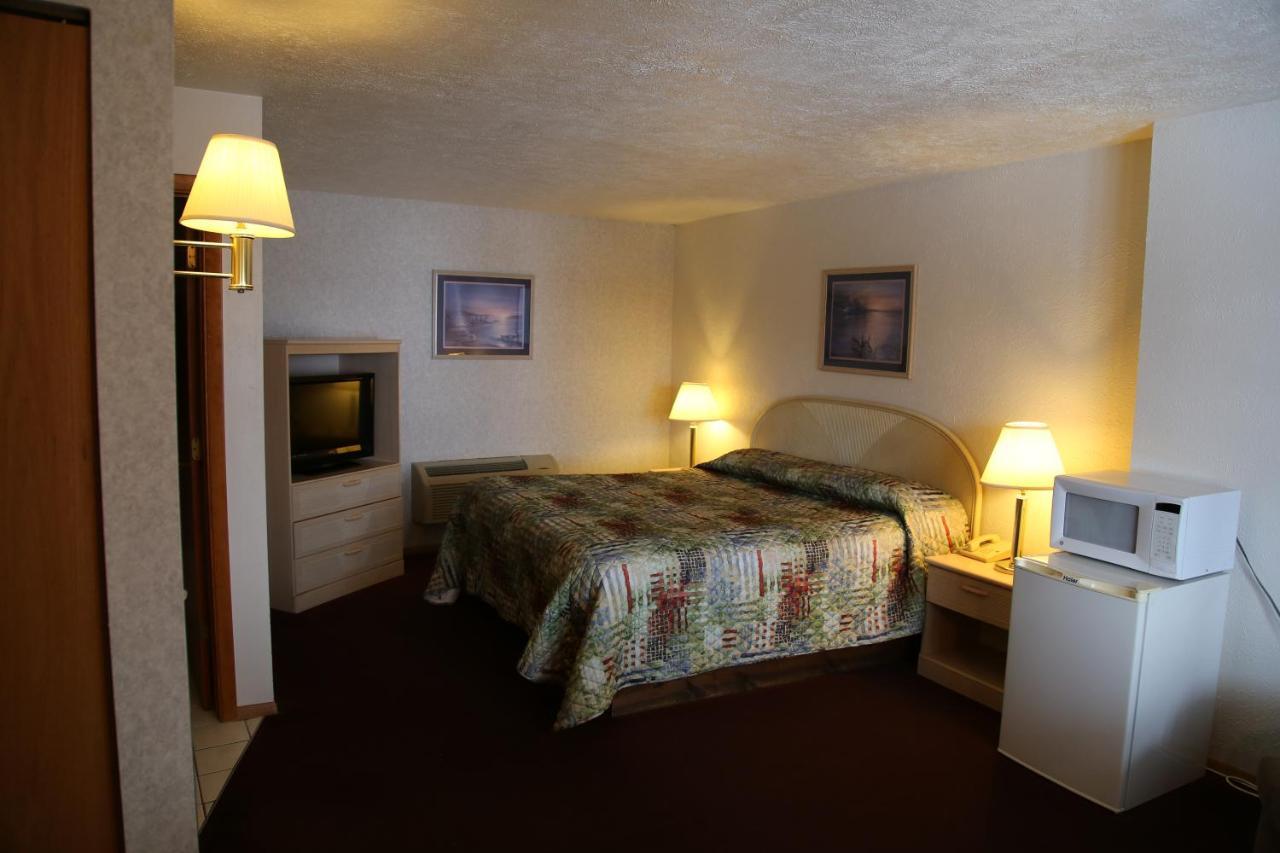Gray Wolf Lodge Manistique Eksteriør billede