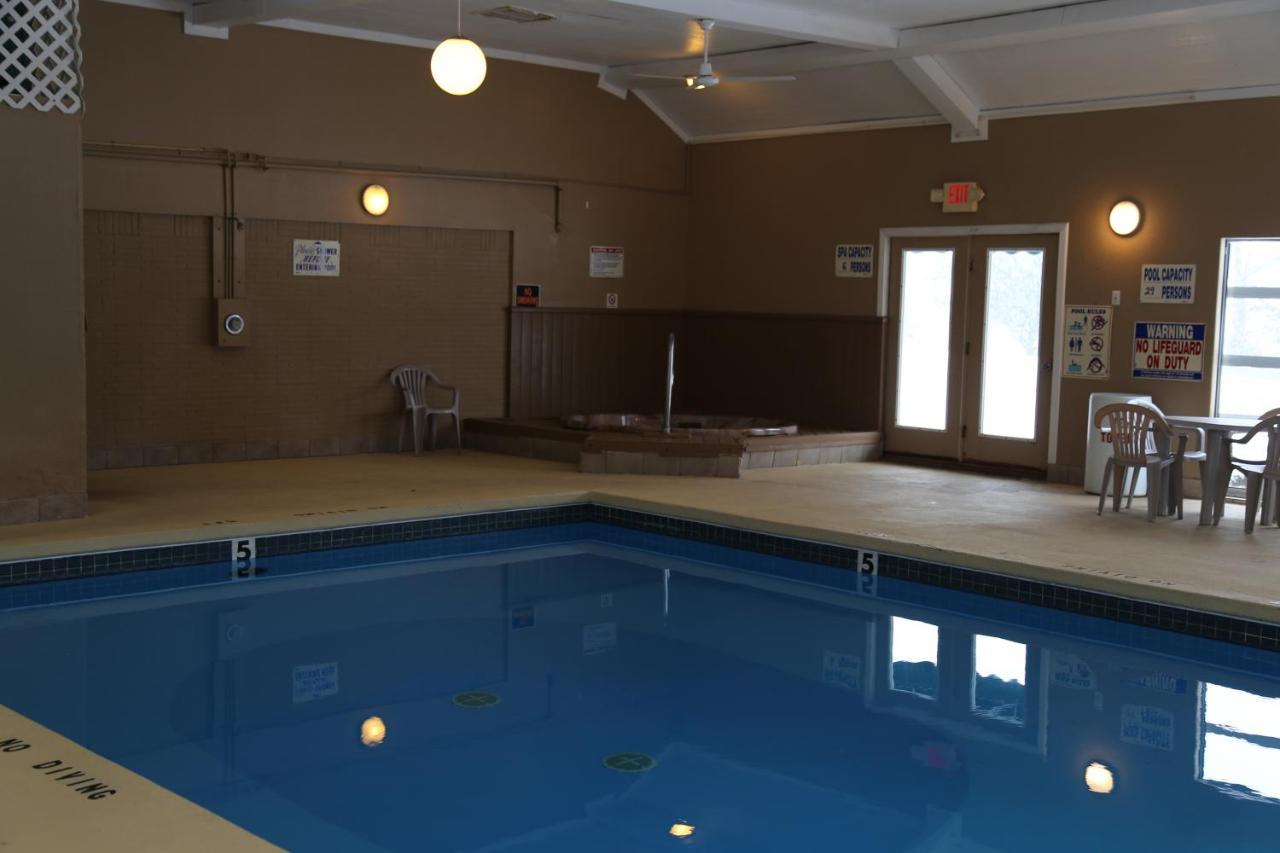 Gray Wolf Lodge Manistique Eksteriør billede