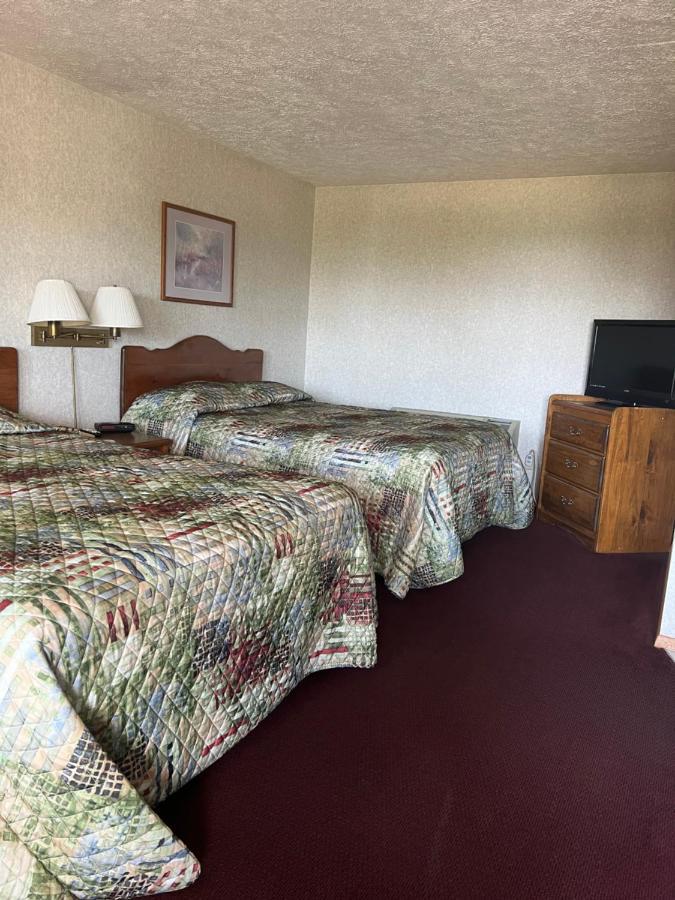 Gray Wolf Lodge Manistique Eksteriør billede
