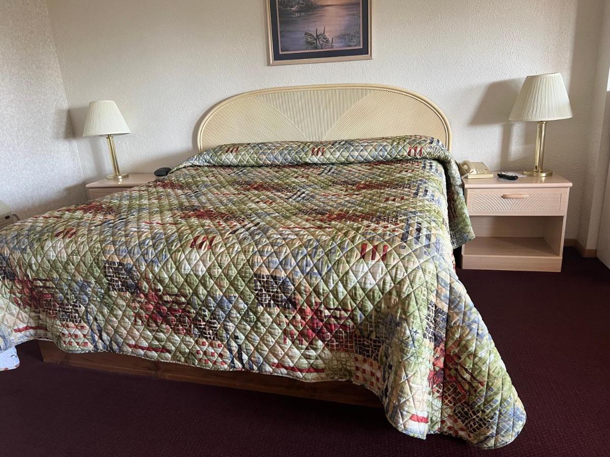 Gray Wolf Lodge Manistique Eksteriør billede